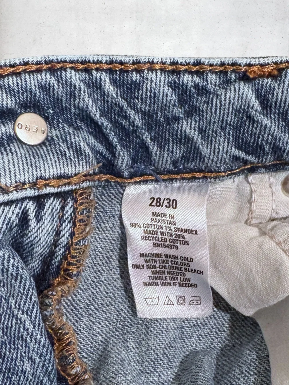 Aeropostale Light Wash Baggy Denim Jeans